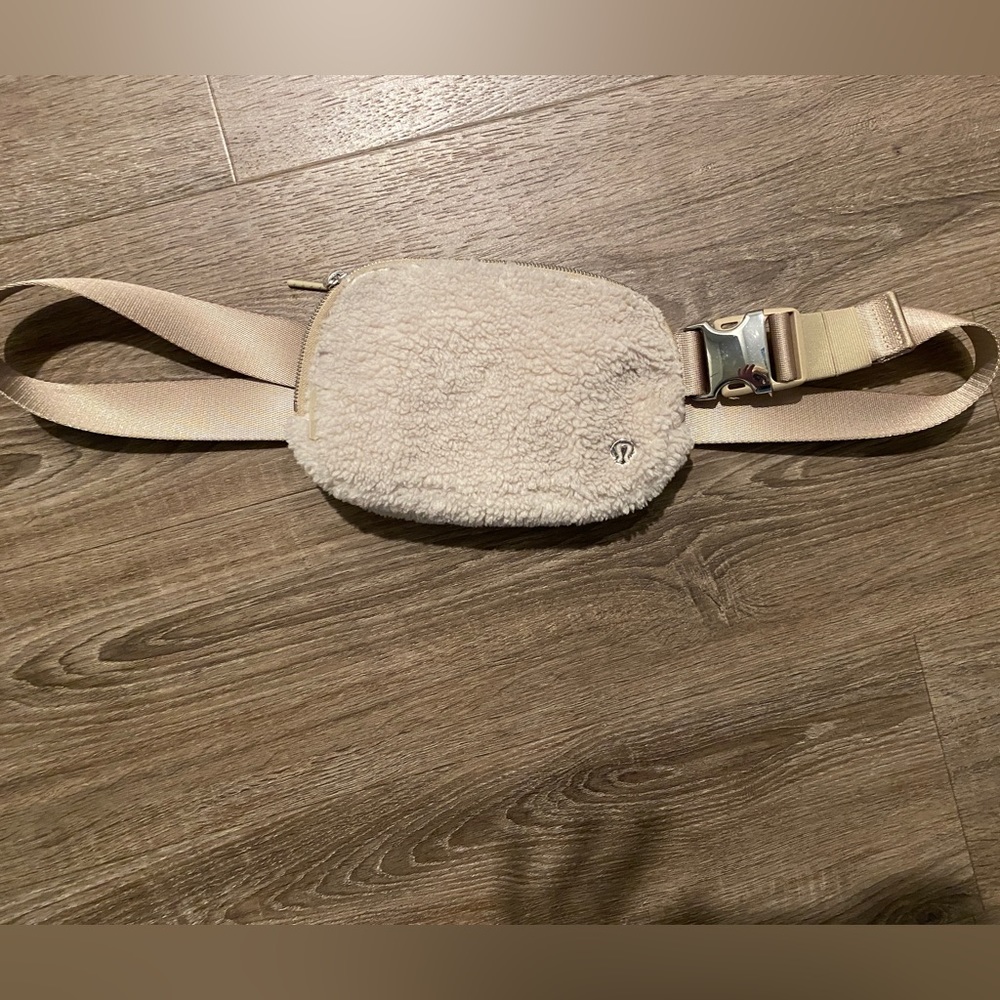 Everywhere Belt Bag 1L Fleece - beige